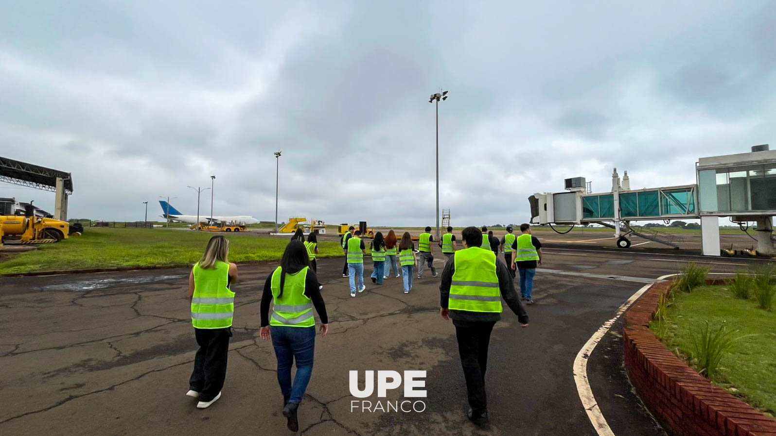 Estudiantes de Administración de Empresas realizaron visita técnica al Aeropuerto Internacional Guaraní